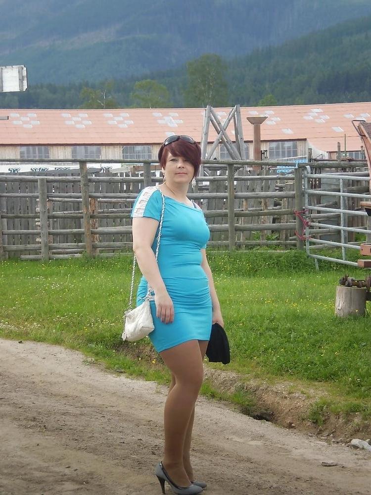25P mature pantyhose 2