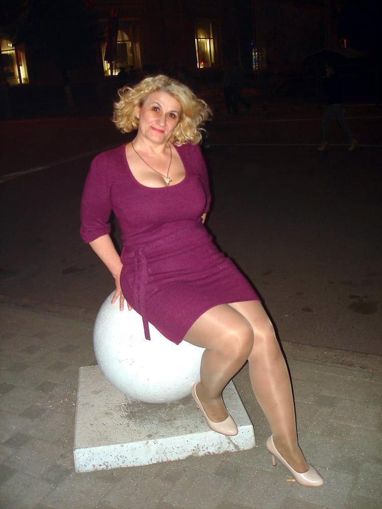 25P mature pantyhose 2