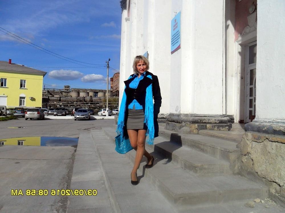 25P mature pantyhose 2