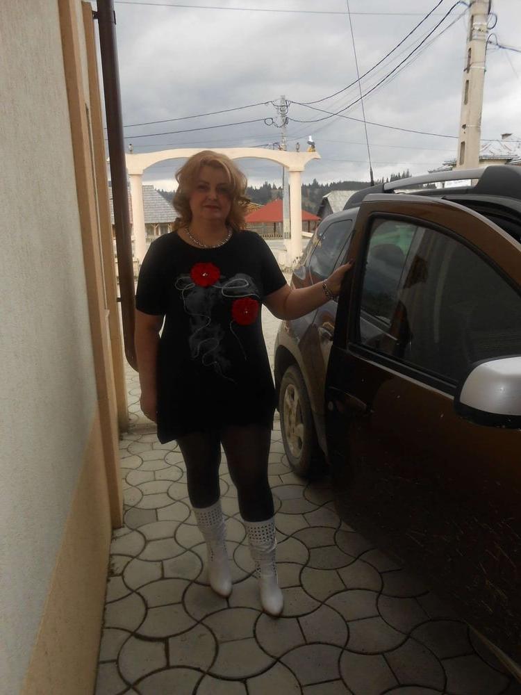 25P mature pantyhose 2