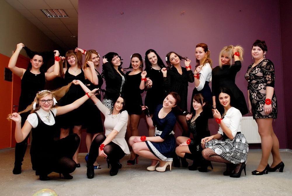 25P sexy females in tights pantyhose nylons 18
