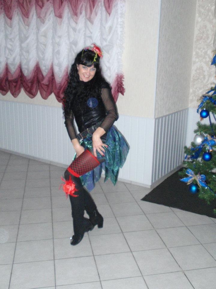 25P sexy females in tights pantyhose nylons 18