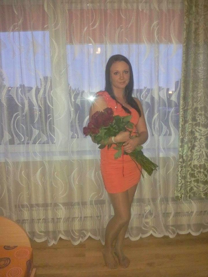 25P sexy females in tights pantyhose nylons 18