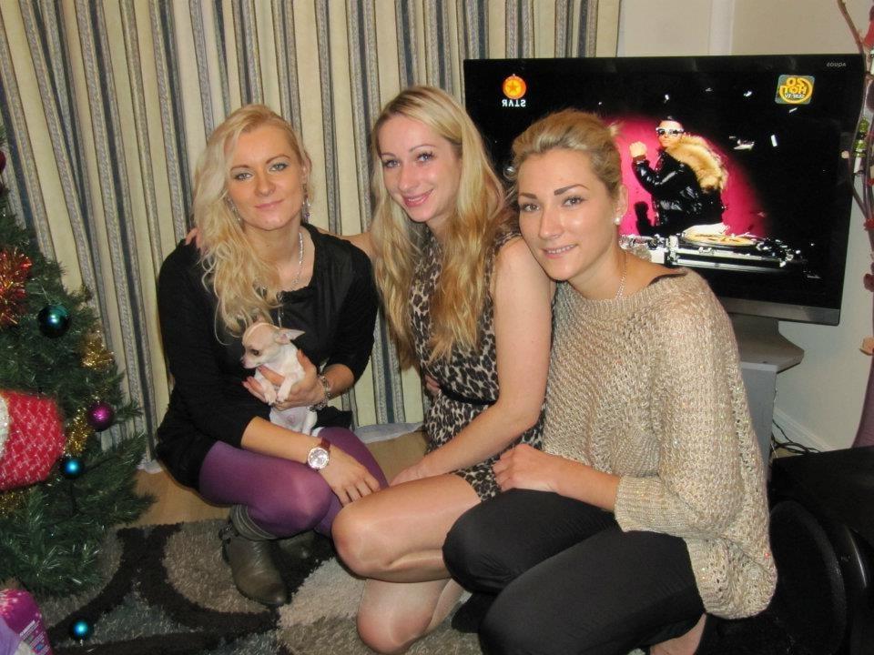 25P sexy females in tights pantyhose nylons 18