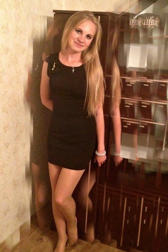 25P sexy females in tights pantyhose nylons 22