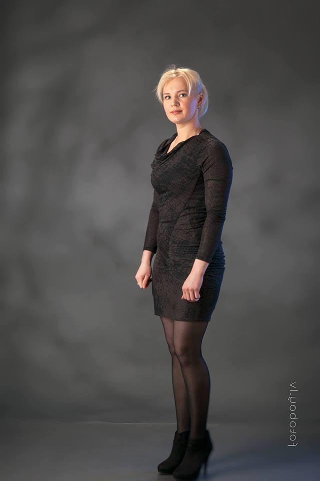 25P sexy females in tights pantyhose nylons 22