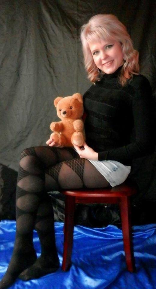 25P sexy females in tights pantyhose nylons 22