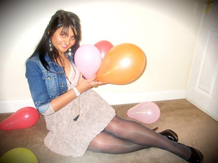 25P sexy females in tights pantyhose nylons 25