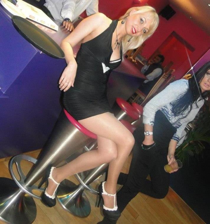 25P sexy females in tights pantyhose nylons 25