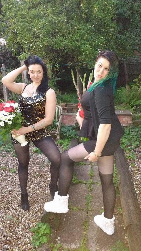 25P sexy females in tights pantyhose nylons 25