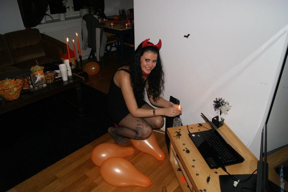 25P sexy females in tights pantyhose nylons 25