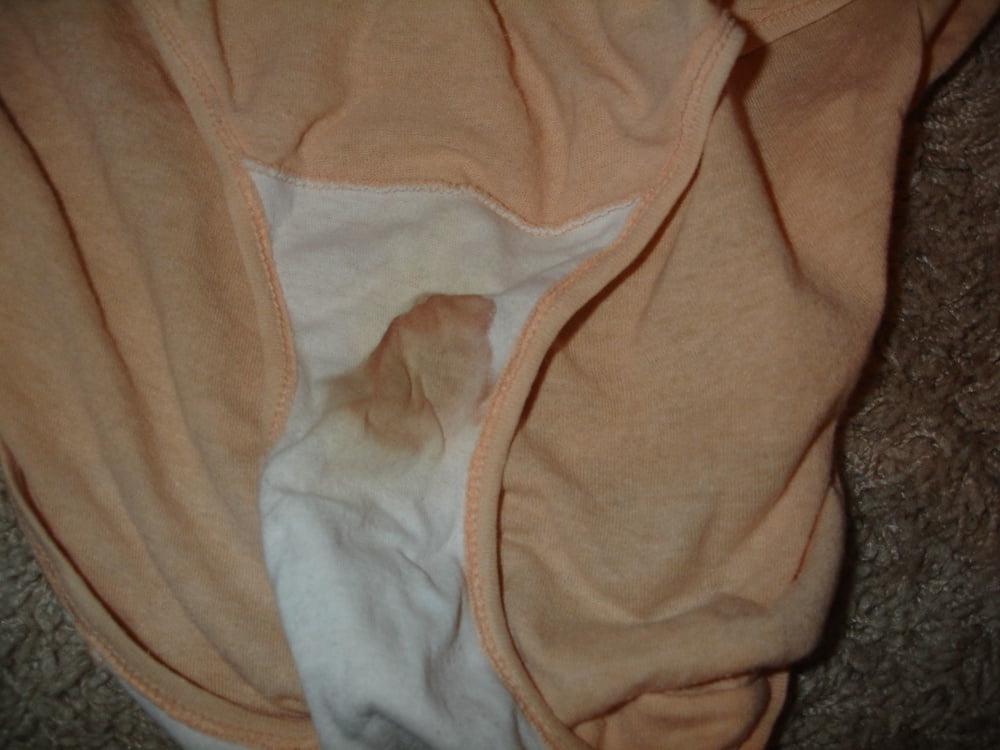 25P Dirty panties 3