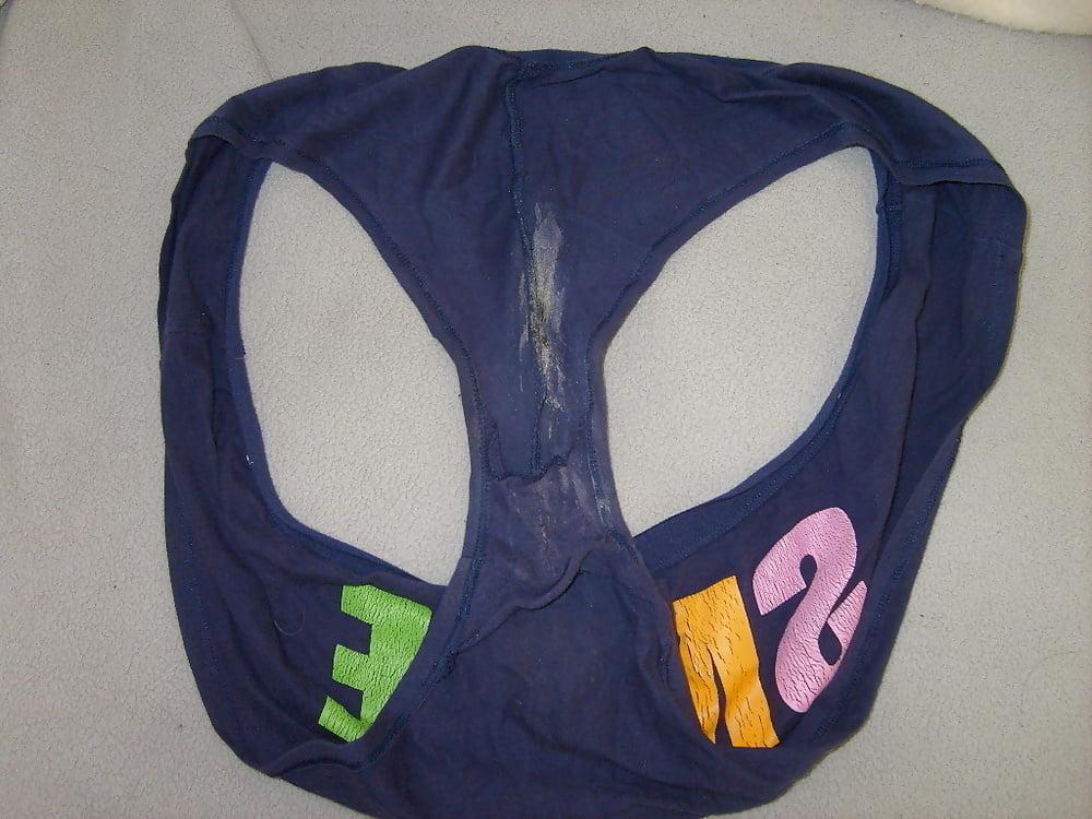 25P Dirty panties 3