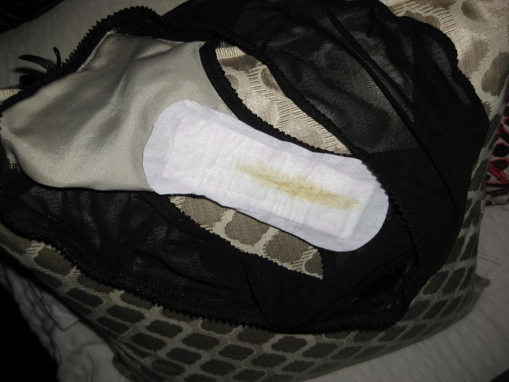 25P Dirty panties 3