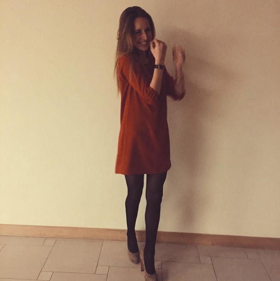 25P sexy females in tights pantyhose nylons 20
