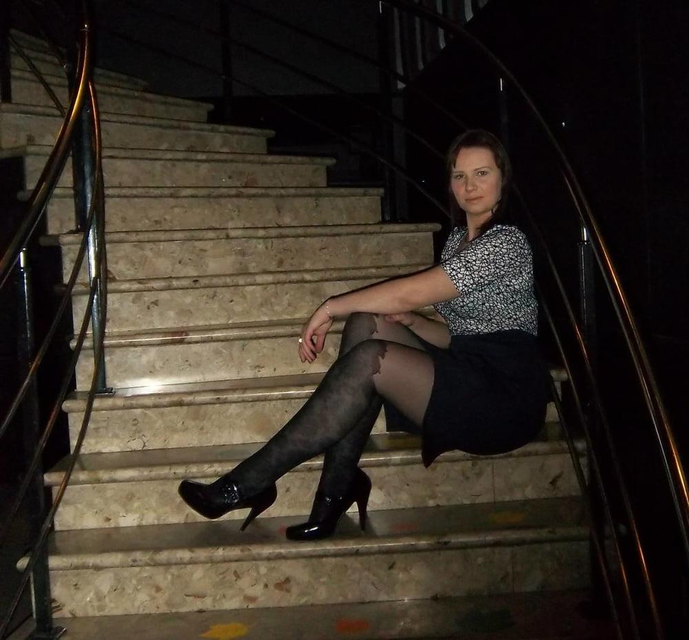 25P sexy females in tights pantyhose nylons 20