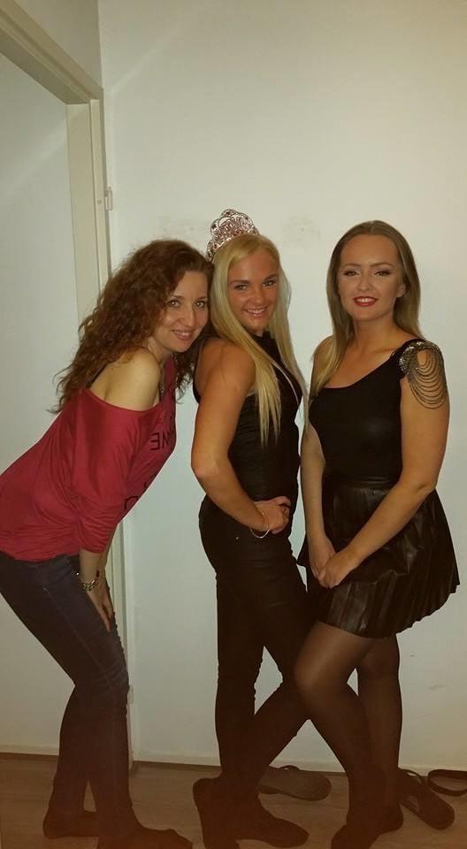 25P sexy females in tights pantyhose nylons 20