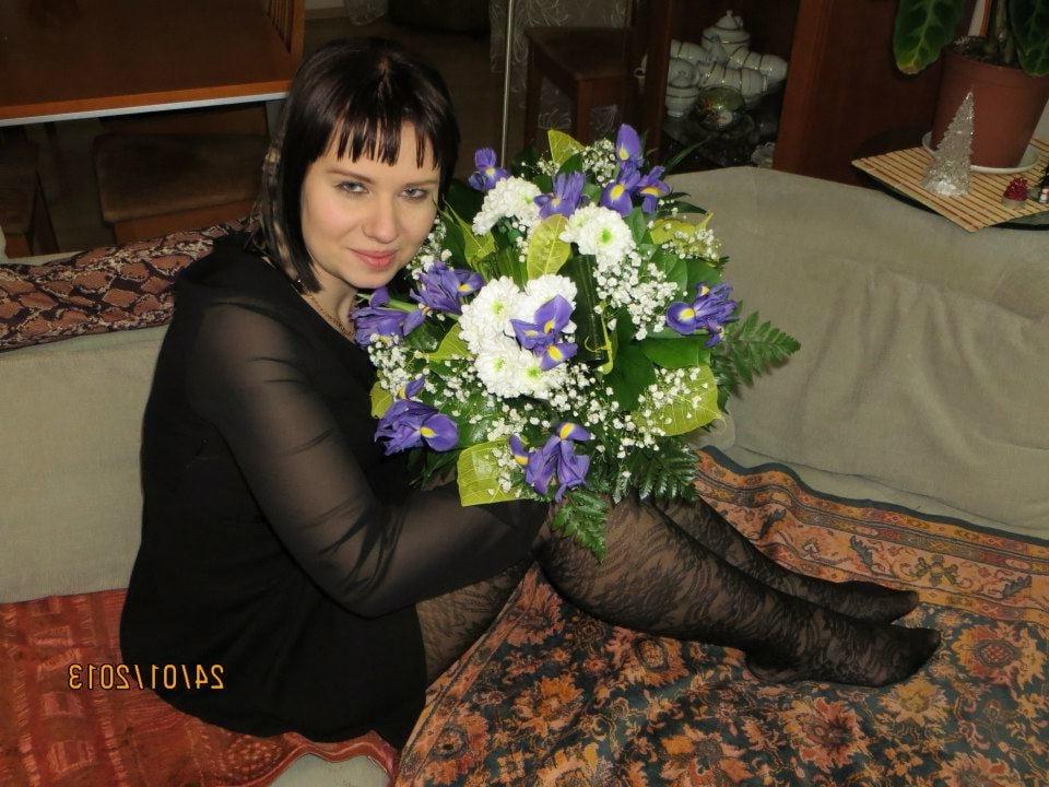 25P sexy females in tights pantyhose nylons 20