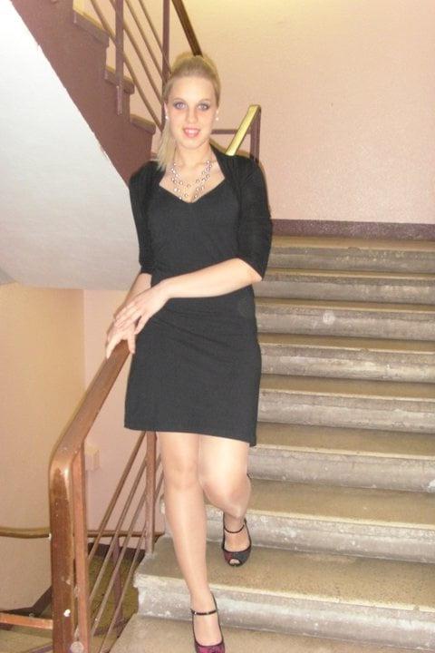 25P sexy females in tights pantyhose nylons 20