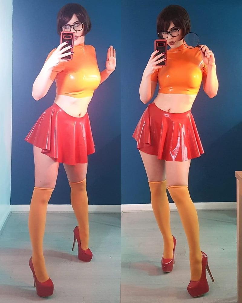 15P COSPLAY