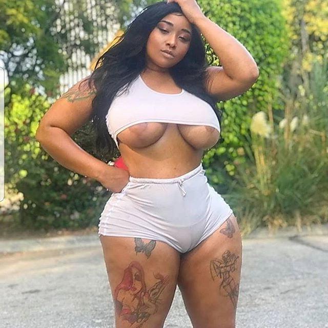25P #3 thick thighs, perfect body and curvy