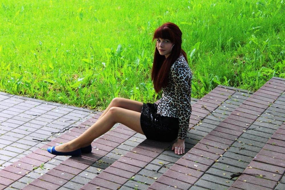 25P sexy females in tights pantyhose nylons 19