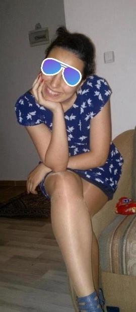 25P Voyeur Amateur and Pantyhose 5