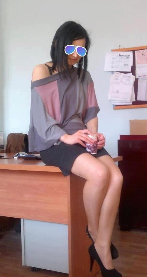 25P Voyeur Amateur and Pantyhose 5