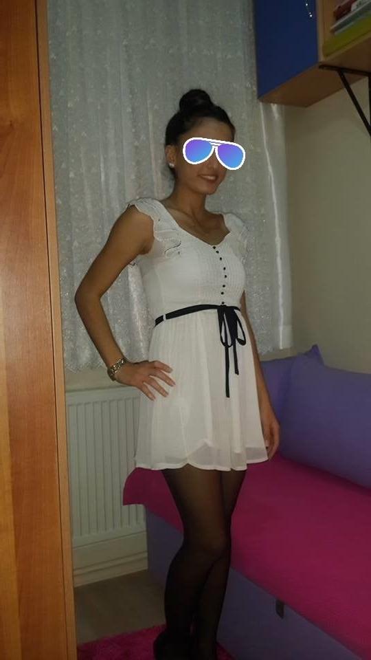 25P Voyeur Amateur and Pantyhose 5
