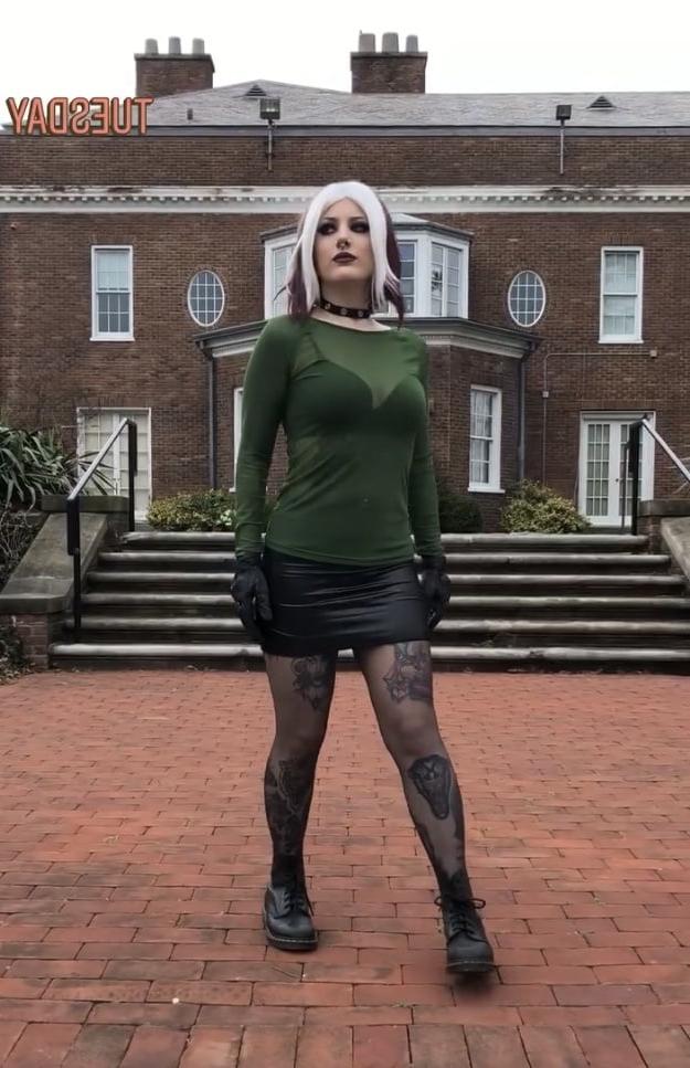25P Ladies in cosplay &amp; fancy dress 2