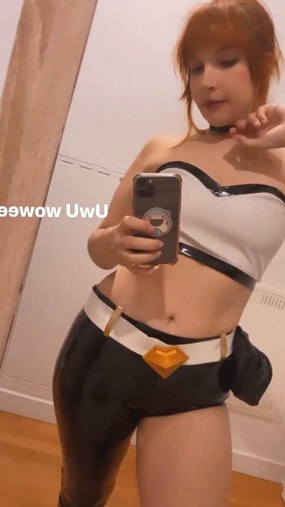 25P Ladies in cosplay &amp; fancy dress 2