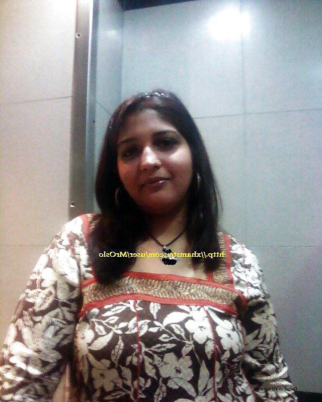 5P Pakistani Big Tits Milf