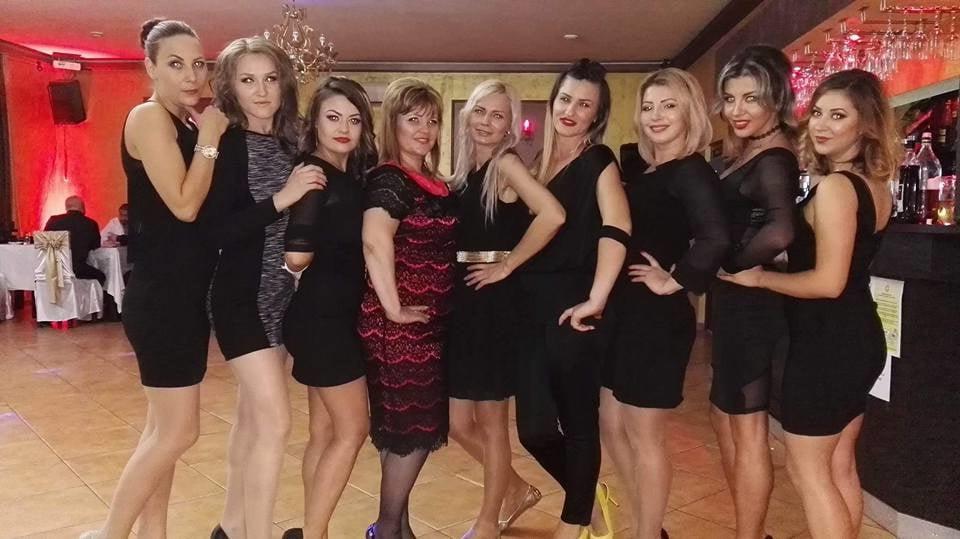 25P sexy females in tights pantyhose nylons 14