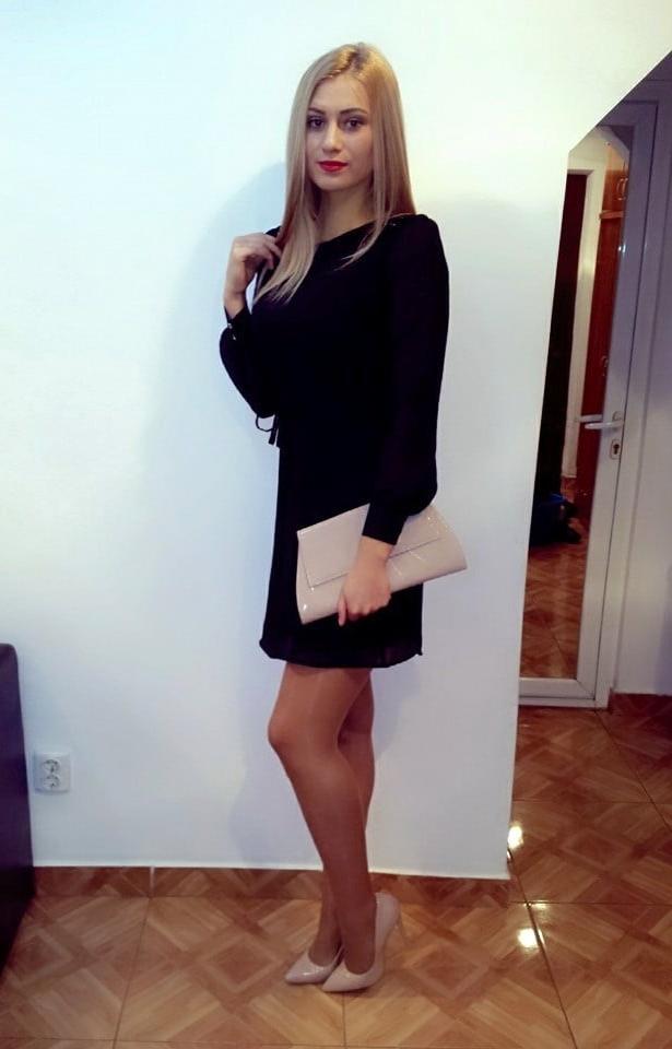 25P sexy females in tights pantyhose nylons 14
