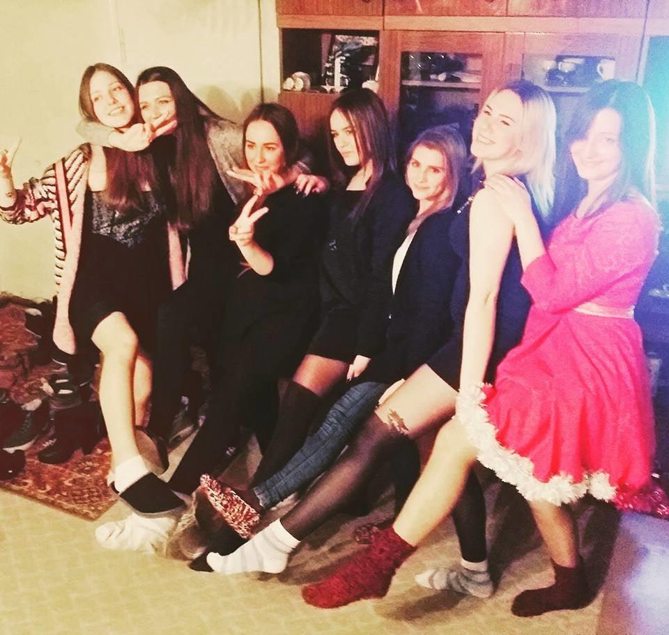 25P sexy females in tights pantyhose nylons 14