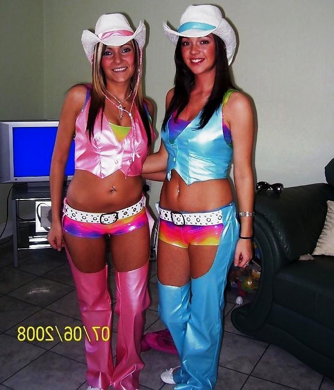 25P Costume Sluts From,SmutDates