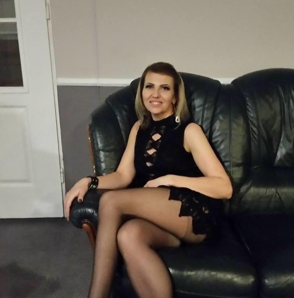 25P sexy females in tights pantyhose nylons 15