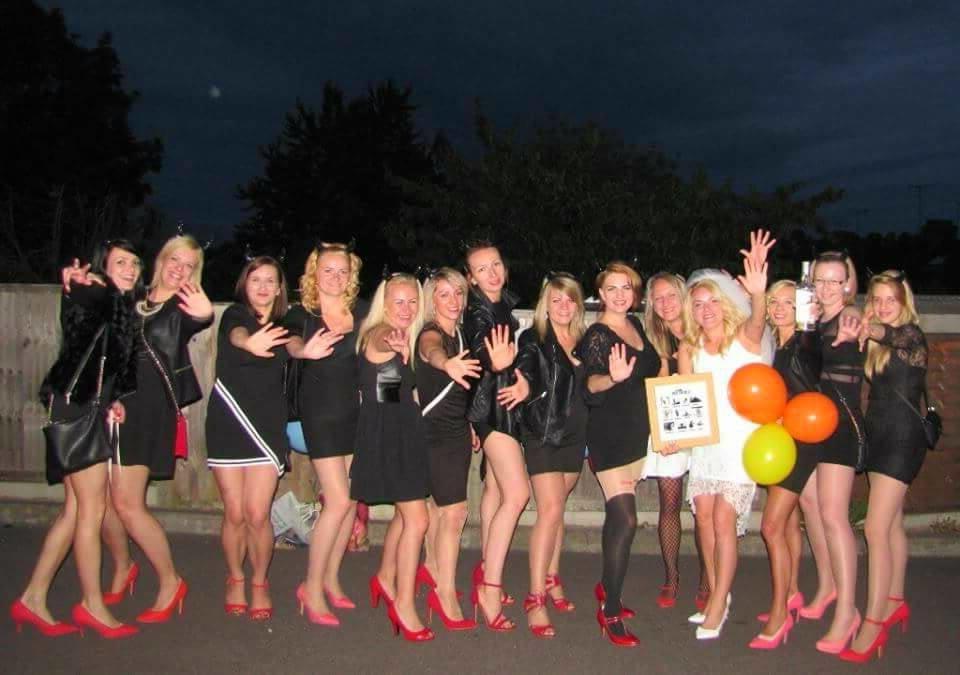 25P sexy females in tights pantyhose nylons 15