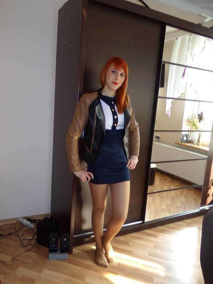 25P sexy females in tights pantyhose nylons 15