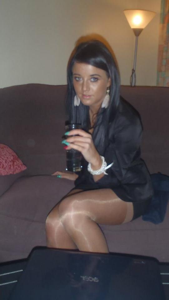 25P sexy females in tights pantyhose nylons 15