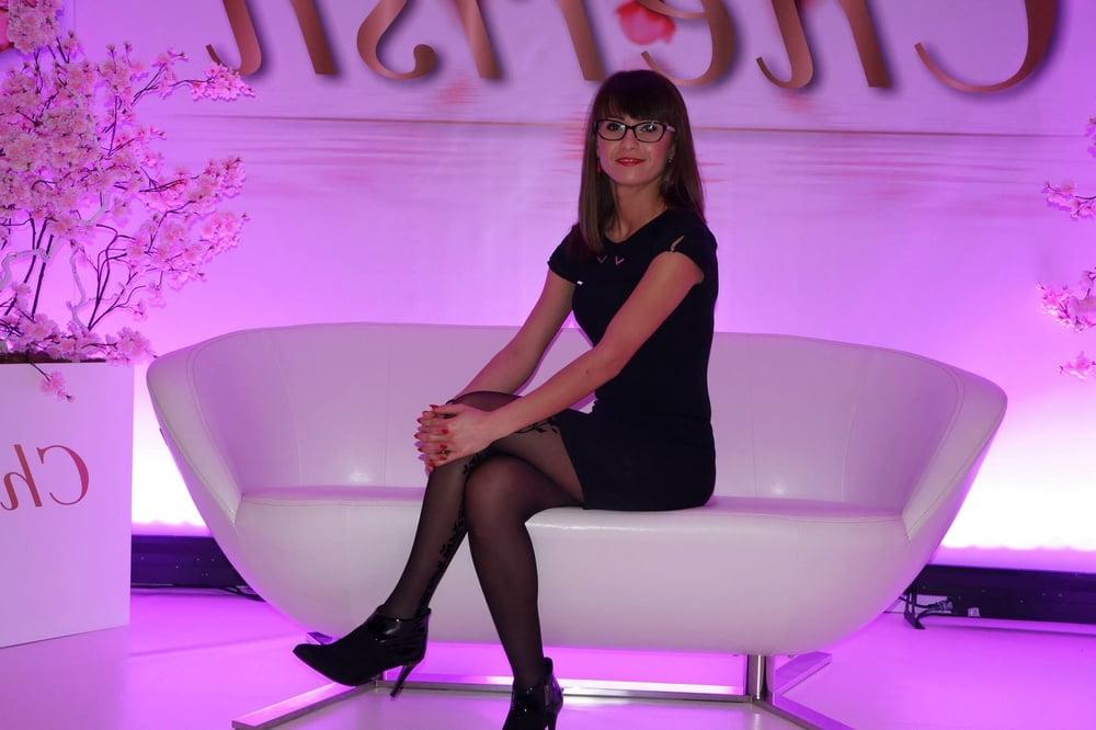 25P sexy females in tights pantyhose nylons 15
