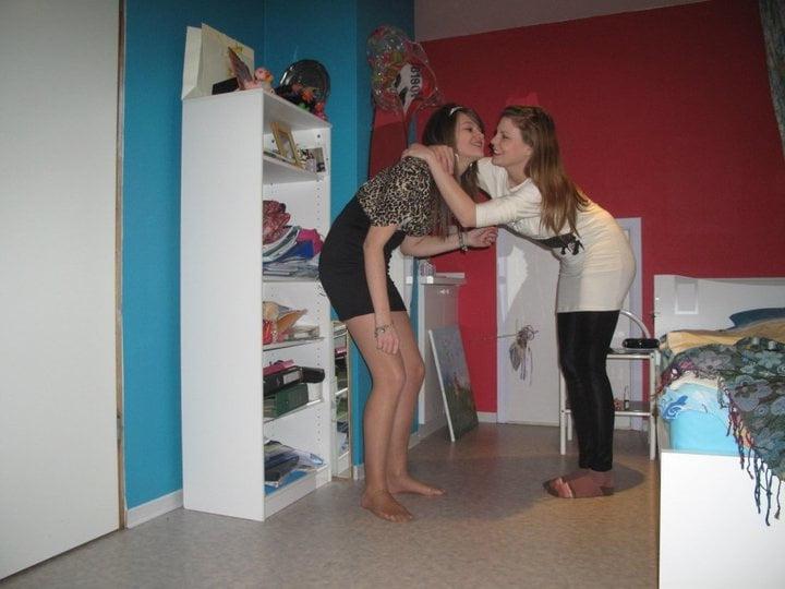 25P sexy females in tights pantyhose nylons 15