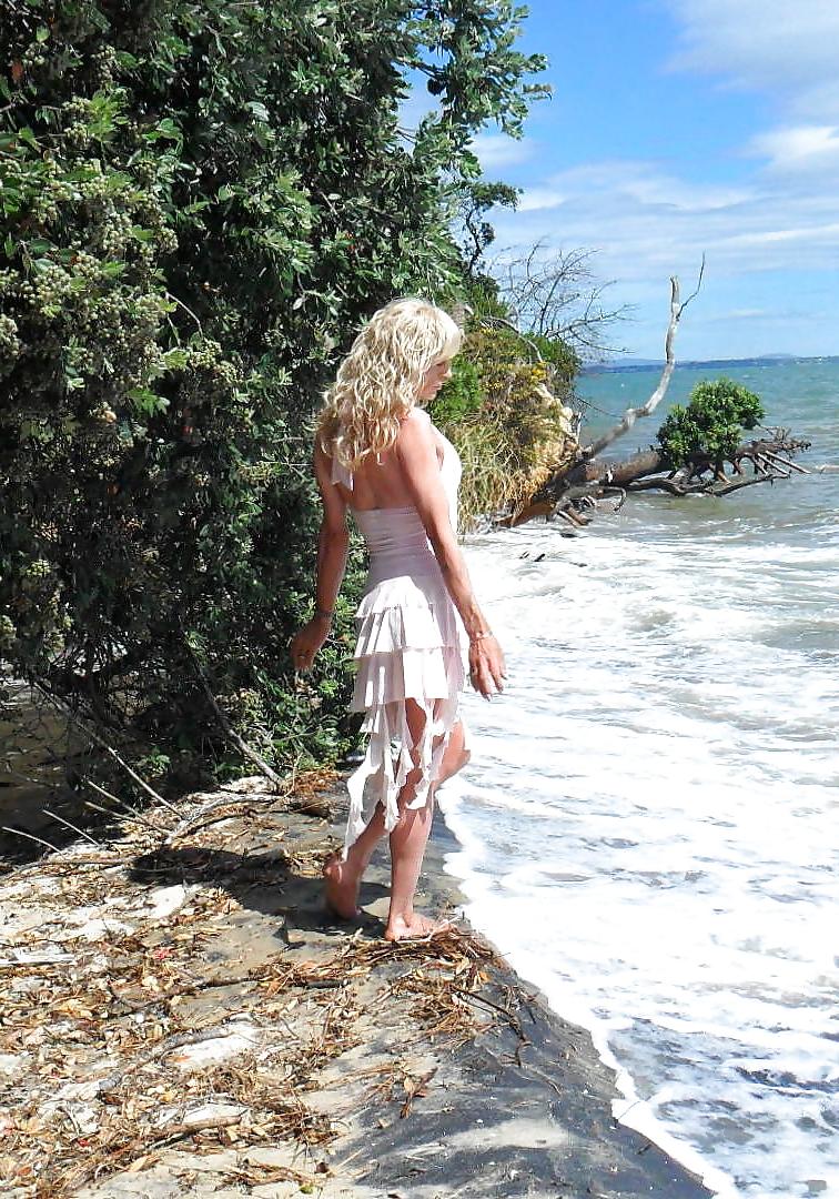 6P Pale pink ruffle dress