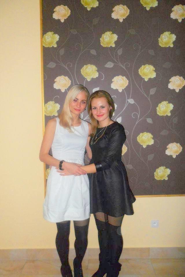 25P sexy females in tights pantyhose nylons 13