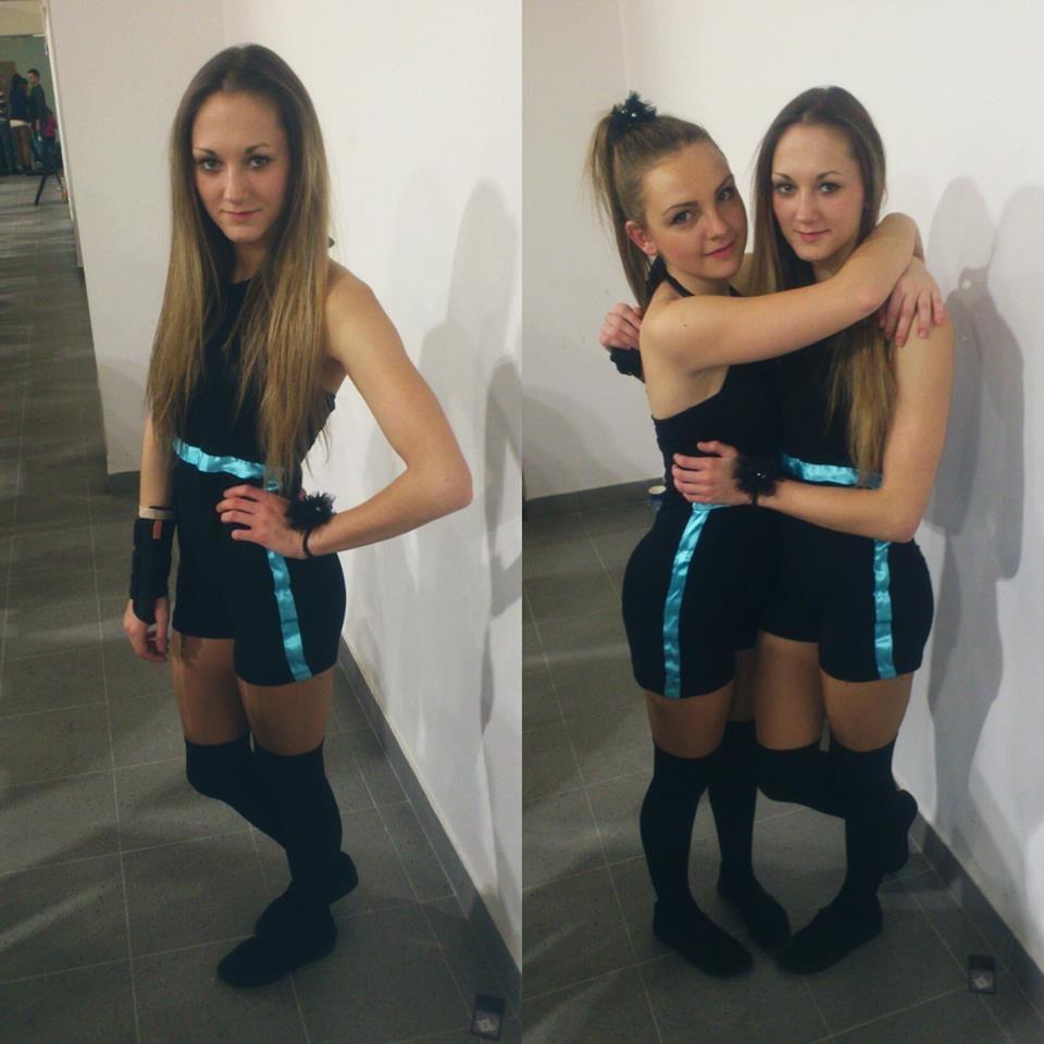 25P sexy females in tights pantyhose nylons 13
