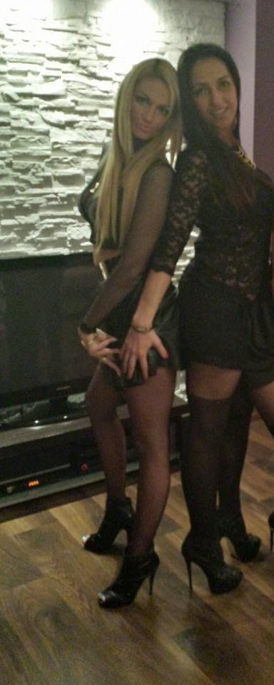 25P sexy females in tights pantyhose nylons 13