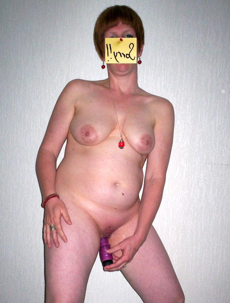 25P Annemie geneukt met dildo's-fucked with sextoys!