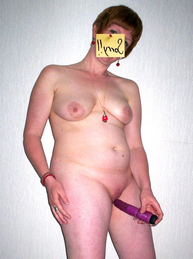 25P Annemie geneukt met dildo's-fucked with sextoys!