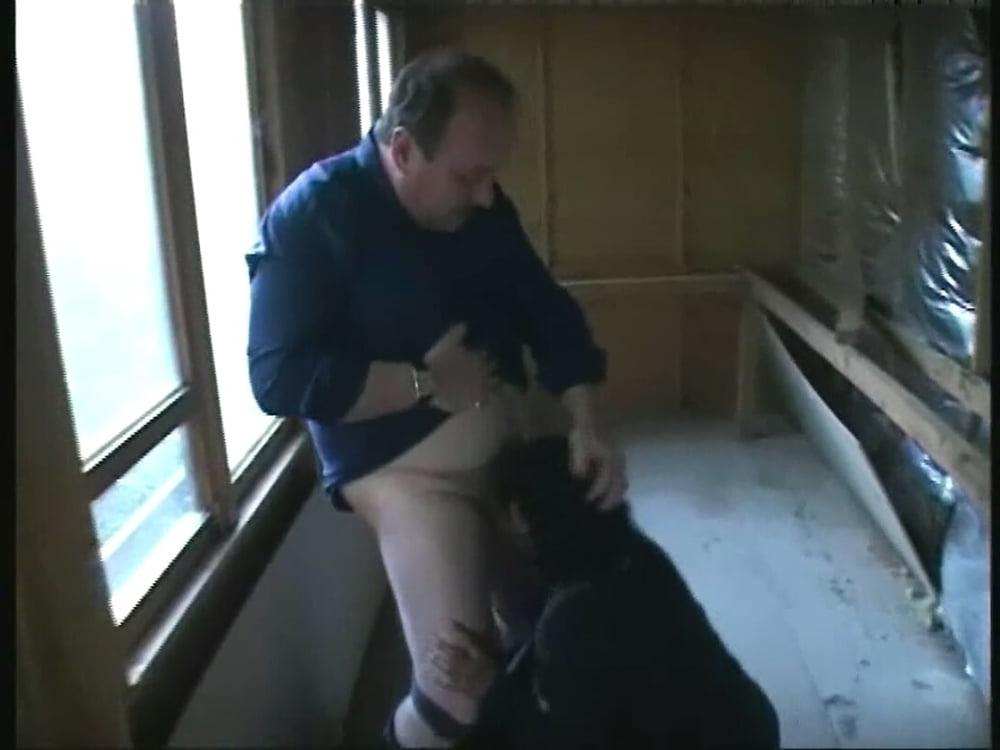 25P Black Indian immigrant Woman Agrees To Eat An Old Man's Dick