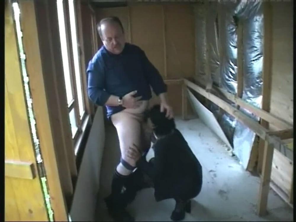25P Black Indian immigrant Woman Agrees To Eat An Old Man's Dick